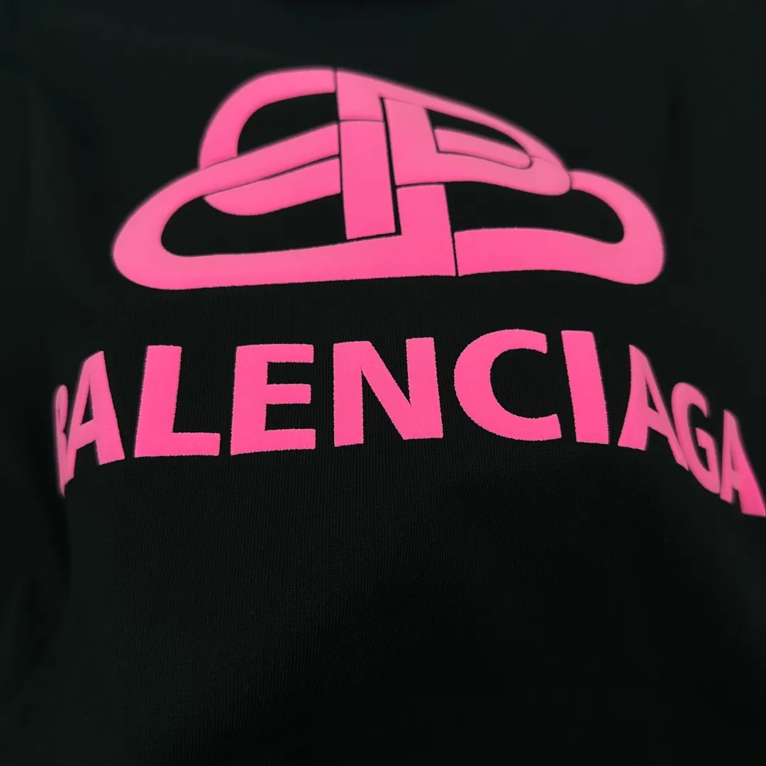 BALENCI*GA 2025 New Arrival T Classic Pink B T Same Style ：Black White Size： S （90-130 ） M （120-150 ） L （140-165 ） XL （160-180 ） XXL （180-210 ）